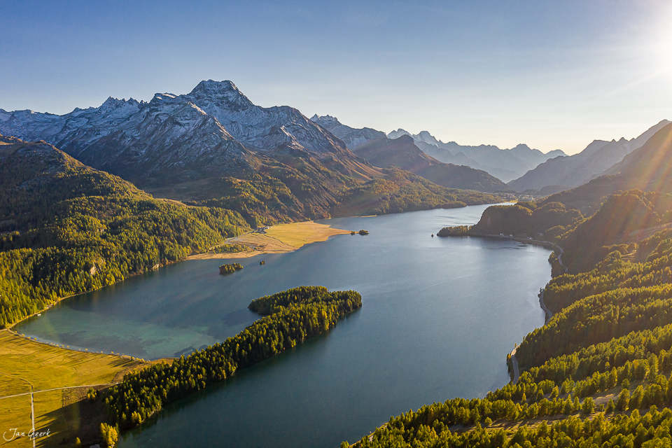 Silsersee mit Berggipfeln, Herbstlicht, Engadin Graubünden Schweiz – Jan Geerk Fotograf Basel