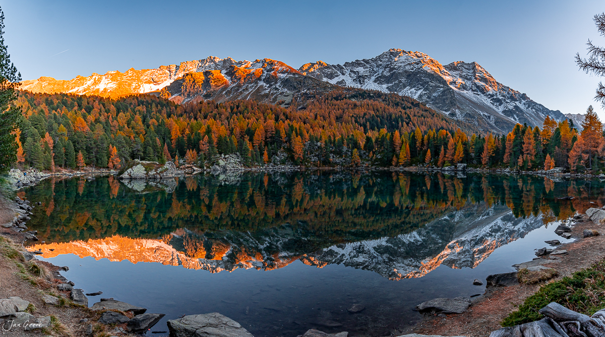 Lago di Saoseo See Herbst Lärchen Kantlicht Graubünden Schweiz Jan Geerk Fotograf Basel