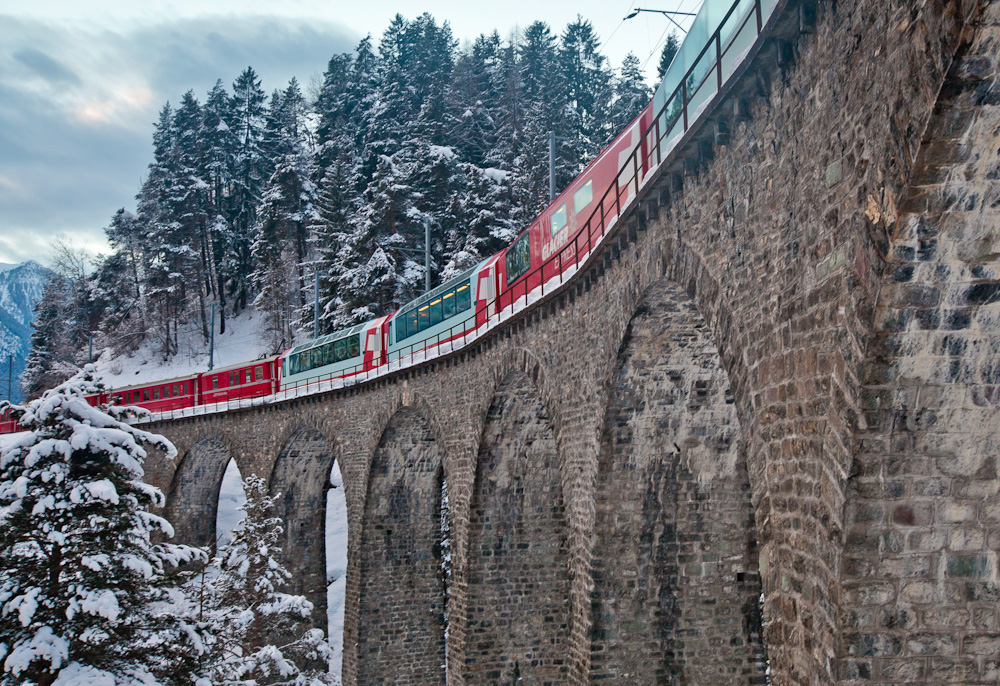 Glacier Express Landwasser Viadukt Winter Graubünden Schweiz – Jan Geerk Fotograf Basel