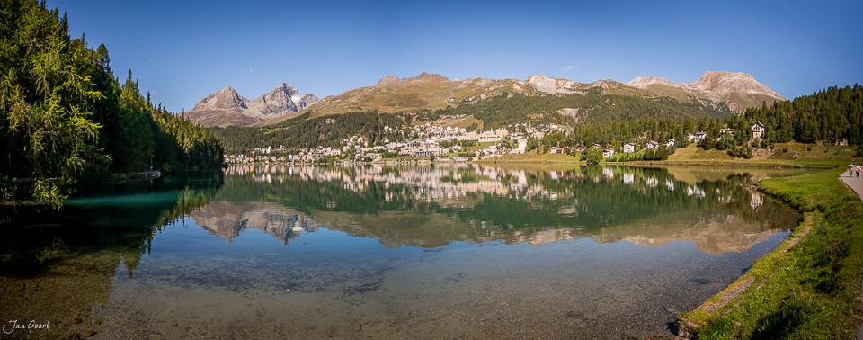 Berglandsee spiegelt Gebirge wider St. Moritz Sommer Graubünden Schweiz – Jan Geerk Fotograf Basel