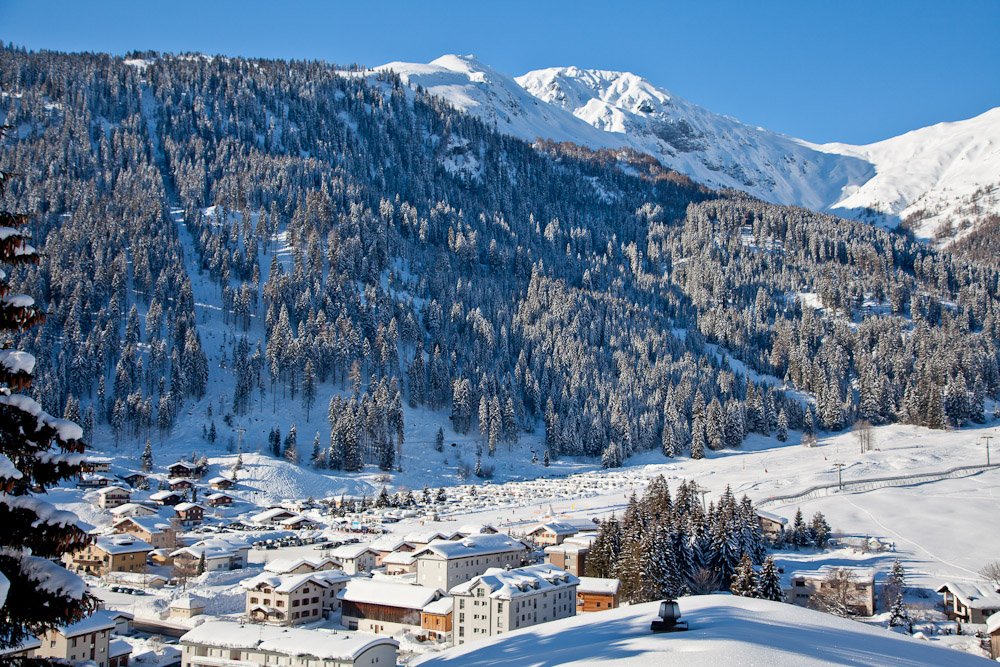 Bergdorf Arosa Winterlandschaft Schnee Graubünden Schweiz – Jan Geerk Fotograf Basel