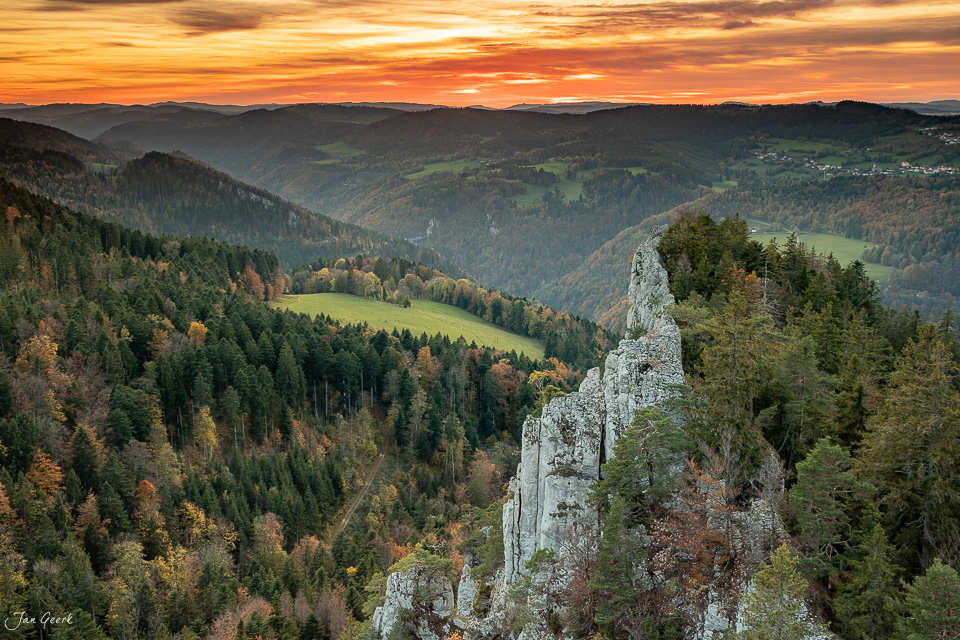 Felsennadel Les Sommetres Herbstlandschaft Jura Schweiz – Jan Geerk Fotograf Basel
