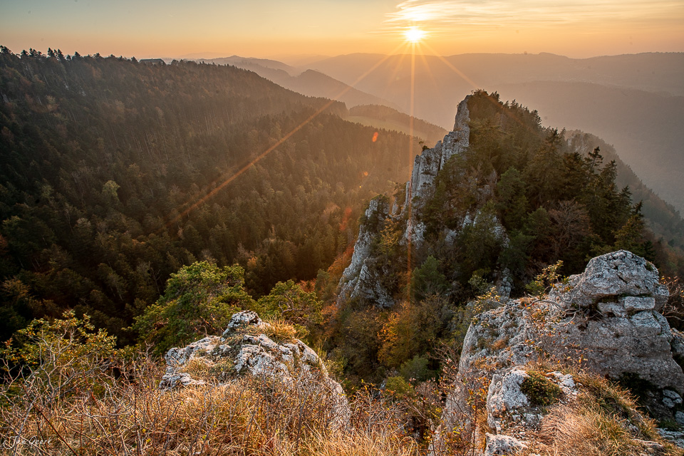 Felsenformation Les Sommetres Jura Doubs Herbst Sonnenlicht Schweiz Jan Geerk Fotograf Basel