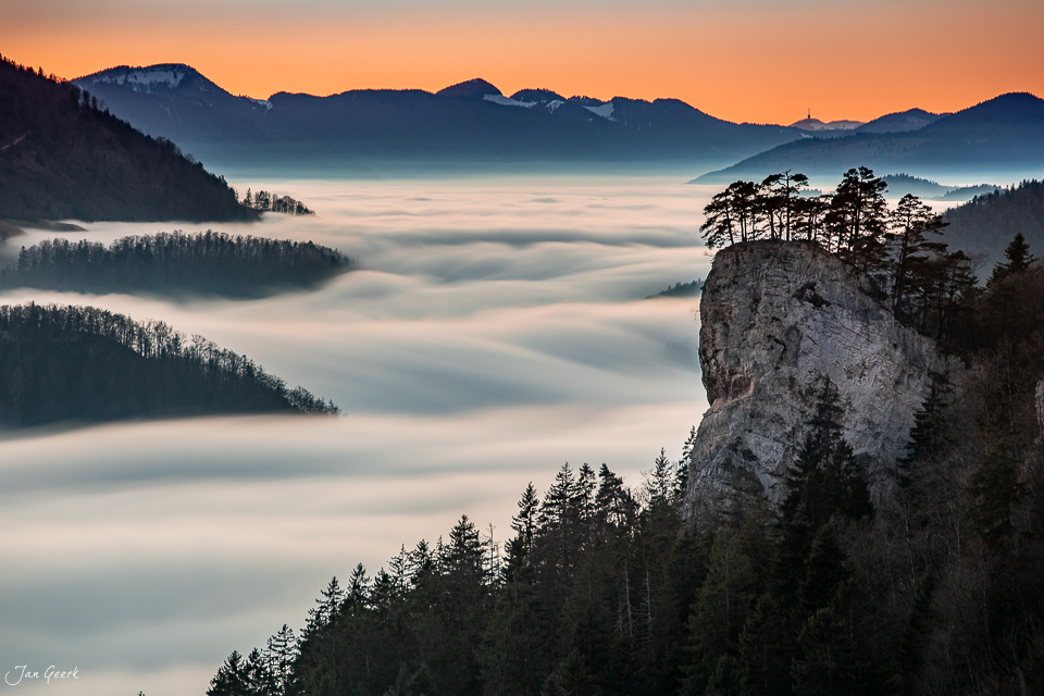 Nebelmeer über Ankenballen mit Felsformation winterliche Berglandschaft Nordwestschweiz Schweiz Jan Geerk Fotograf Basel