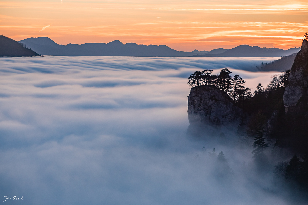 Nebelmeer über Ankenballen mit Herbstlicht, Baselland Schweiz – Jan Geerk Fotograf Basel