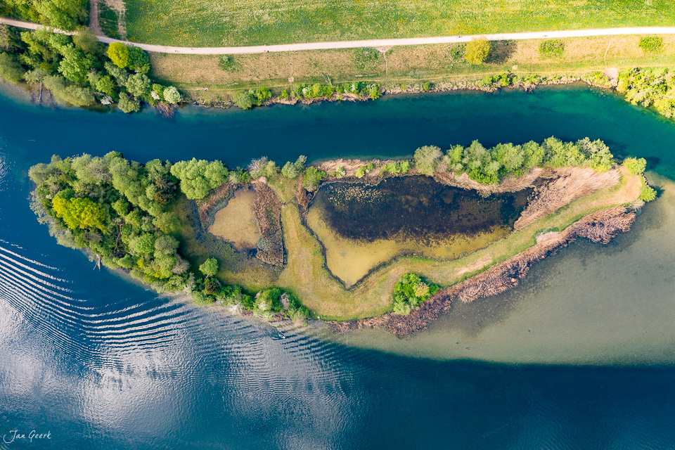 Vogelraupfi Insel Luftaufnahme Aare grüne Vegetation Solothurn Schweiz Jan Geerk Fotograf Basel