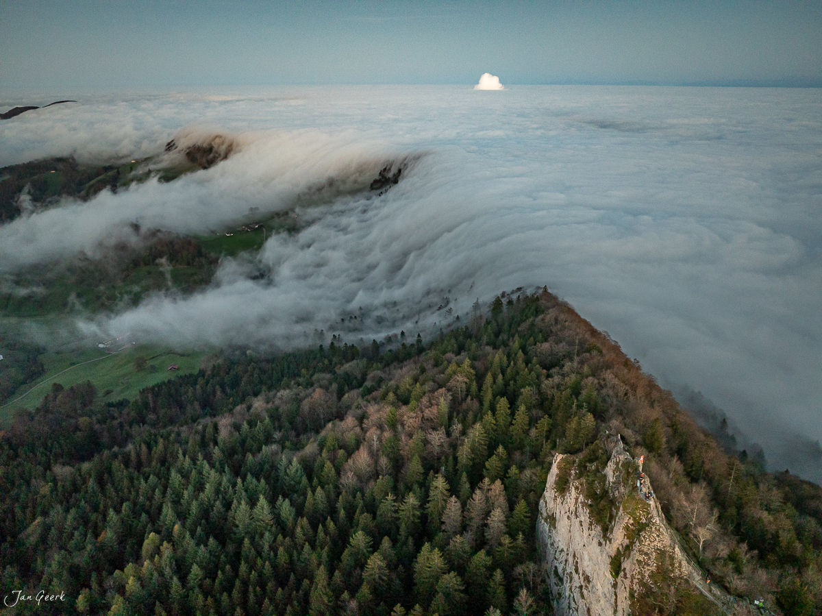 Ankenballen Luftaufnahme mit Nebelmeer Herbststimmung Baselland Schweiz Jan Geerk Fotograf Basel