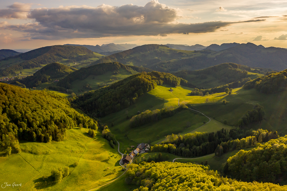 Luftaufnahme Belchen Ankenballen Frühling Baselland Schweiz Jan Geerk Fotograf Basel