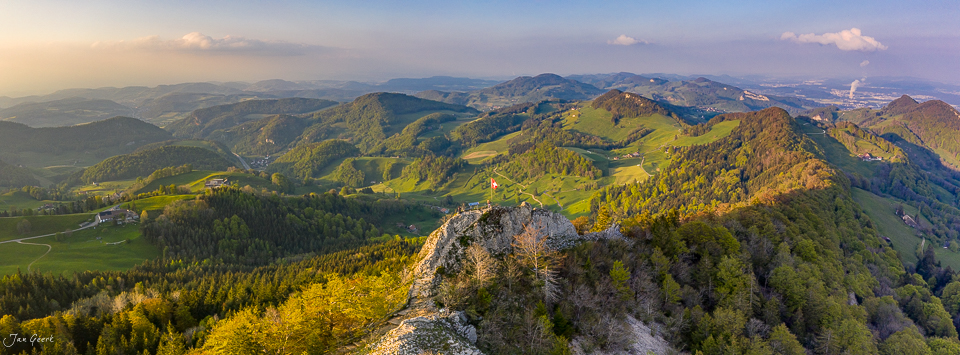 Drohnenfoto Belchen Herbstlandschaft Baselland Schweiz Jan Geerk Fotograf Basel