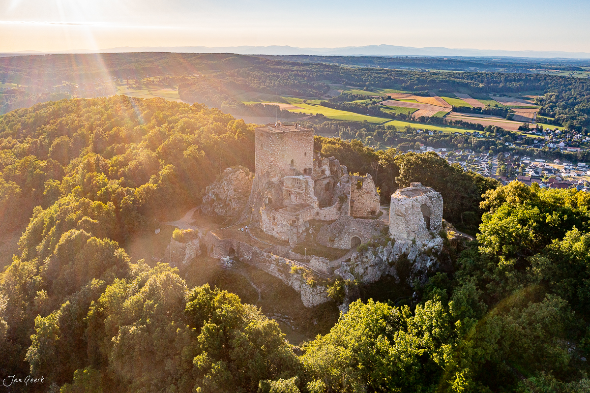 Burgruine Landskron Luftaufnahme Herbstlicht Solothurn Schweiz Jan Geerk Fotograf Basel