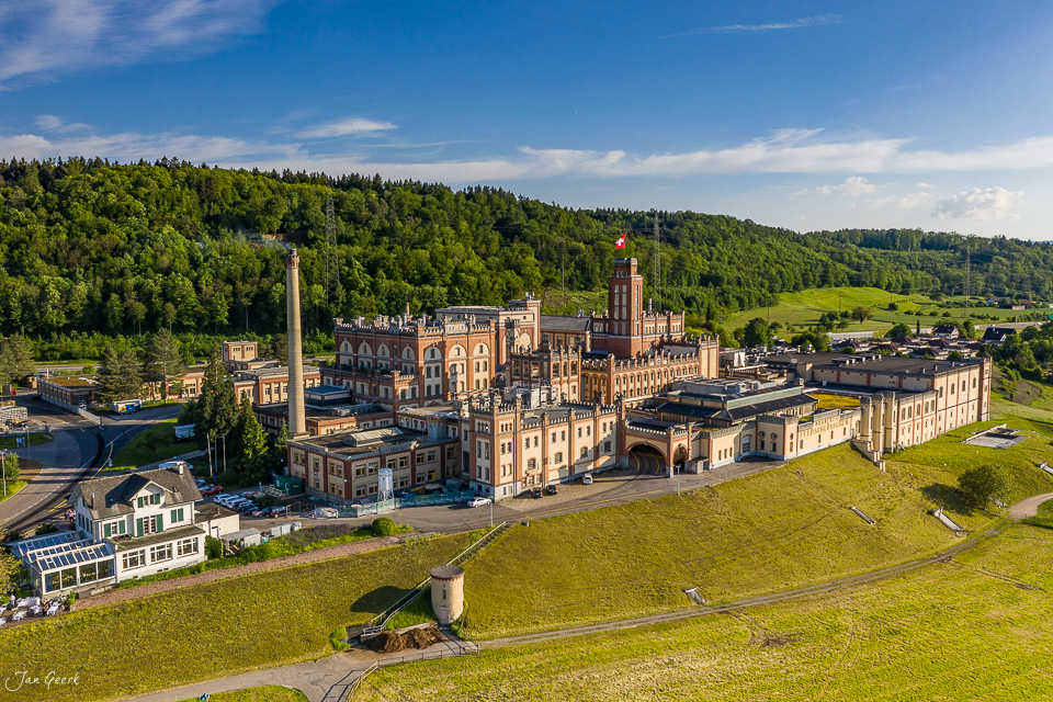 Feldschlösschen Brauerei Rheinfelden Luftaufnahme Frühling Aargau Schweiz Jan Geerk Fotograf Basel