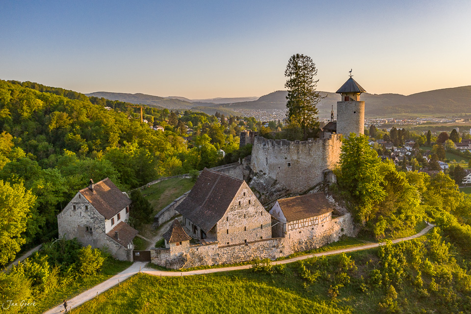 Schloss Birseck Luftaufnahme Frühling Arlesheim Baselland Schweiz Jan Geerk Fotograf Basel