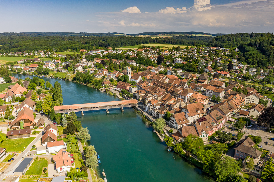 Luftaufnahme Solothurn Altstadt mit Aare und Holzbrücke Sommer Schweiz Jan Geerk Fotograf Basel