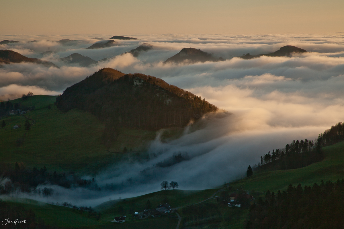 Nebelfall am Belchen Herbst Nebelmeer Baselland Schweiz Jan Geerk Fotograf Basel