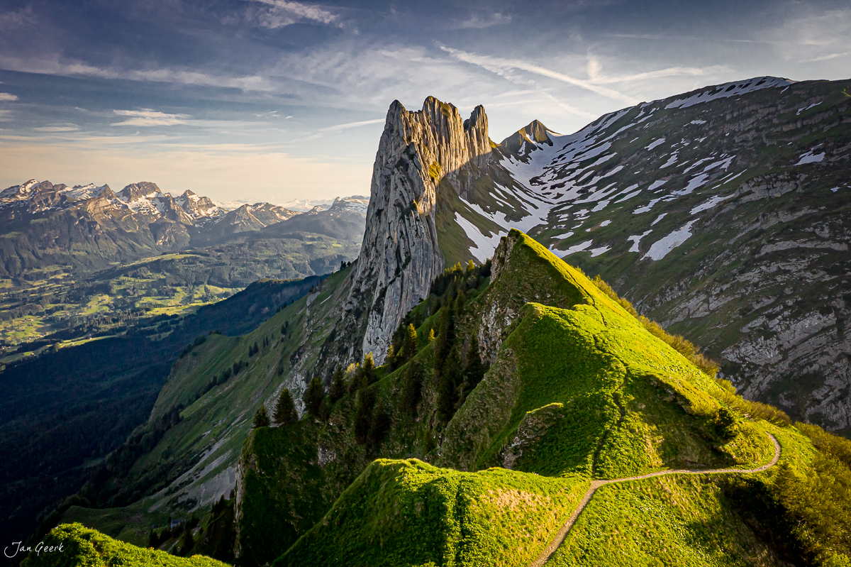 Kreuzberge Appenzell Alps Felsformation grüne Alpwiesen Sommerlicht Schweiz Jan Geerk Fotograf Basel