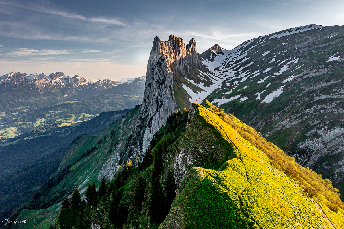 Saxer Lücke Felsen Alpstein Appenzell Frühling Luftaufnahme Schweiz Jan Geerk Fotograf Basel
