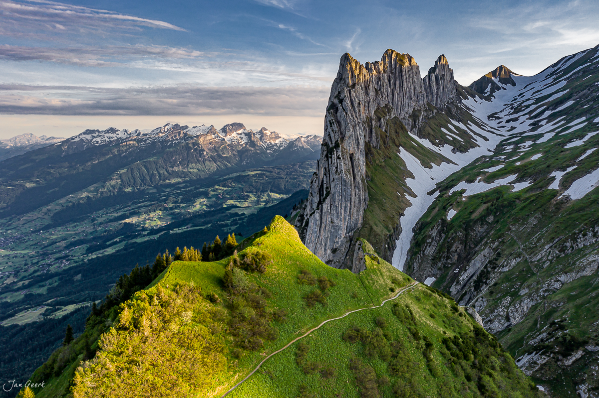 Kreuzberge Appenzell Alpen grüne Alpwiesen Sommerlicht Schweiz Jan Geerk Fotograf Basel