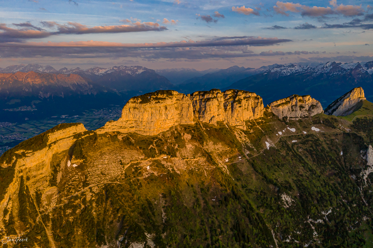 Appenzell Saxer Lücke Kreuzberge Felsformationen golden beleuchteter Bergrücken Appenzell Alpen Schweiz Jan Geerk Fotograf Basel