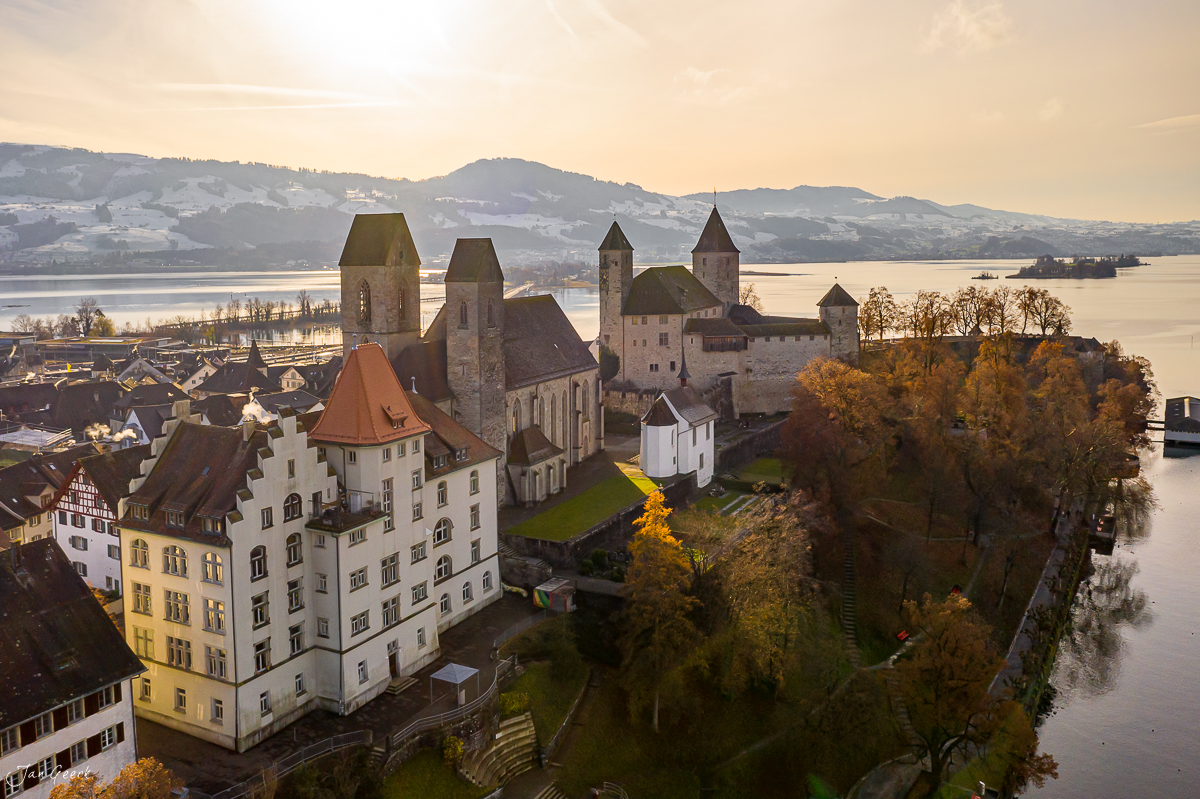 Schloss Rapperswil am See mit Herbstlicht, Ostschweiz Schweiz – Jan Geerk Fotograf Basel