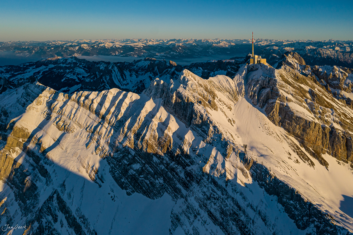 Säntis Bergmassiv schneebedeckt in Winterlicht, Appenzell Alpen Schweiz – Jan Geerk Fotograf Basel