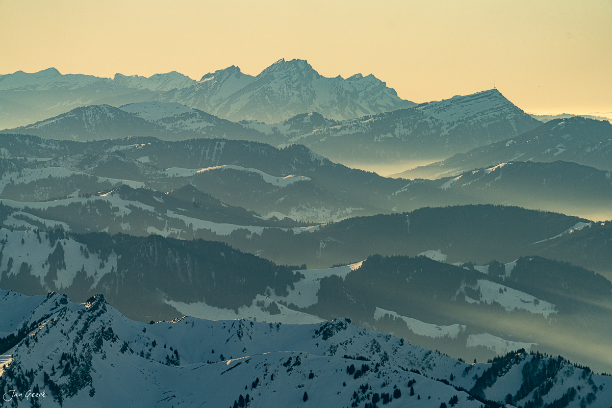 Schneebedeckte Berglandschaft am Säntis bei Sonnenuntergang, Appenzeller Alpen Schweiz – Jan Geerk Fotograf Basel
