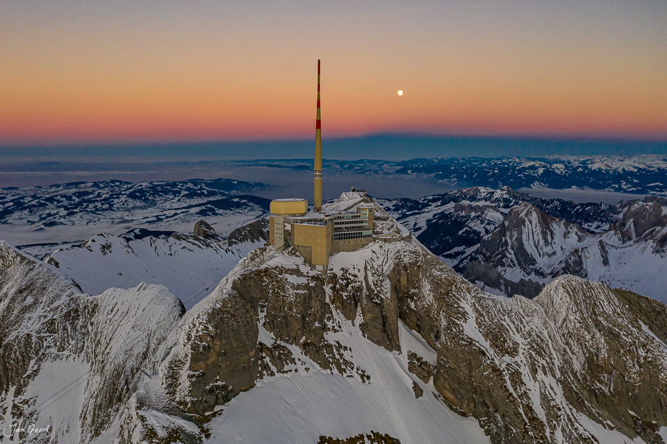 Säntis Berggasthaus Sonnenuntergang Schnee Appenzell Alpen Schweiz Jan Geerk Fotograf Basel