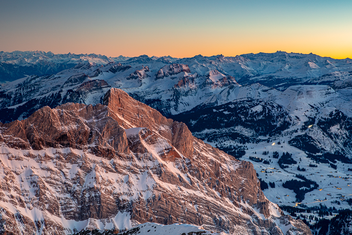 Säntis Alpstein Massiv verschneite Bergketten Sonnenuntergang Winter Schweiz – Jan Geerk Fotograf Basel