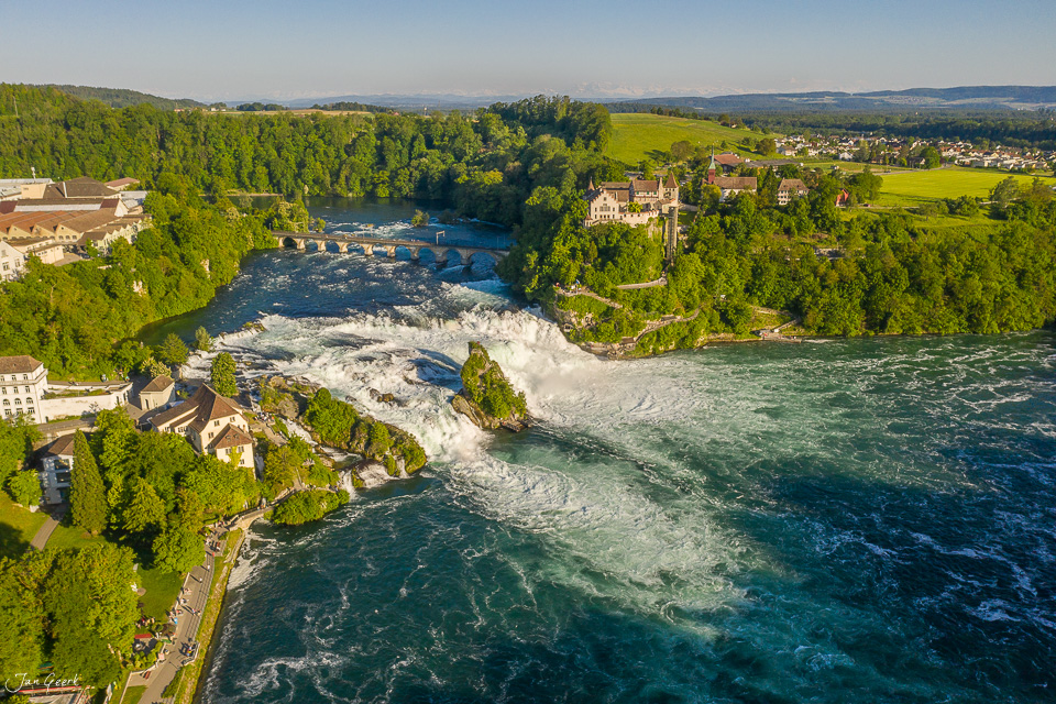 Rheinfall Schaffhausen Luftaufnahme Sommer grüne Landschaft Schweiz Jan Geerk Fotograf Basel
