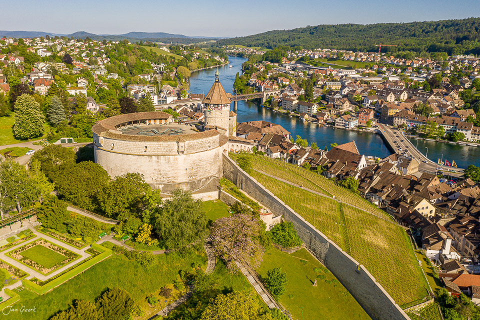 Munot Festung Schaffhausen mit Rhein Luftaufnahme Sommerlicht Ostschweiz Schweiz Jan Geerk Fotograf Basel