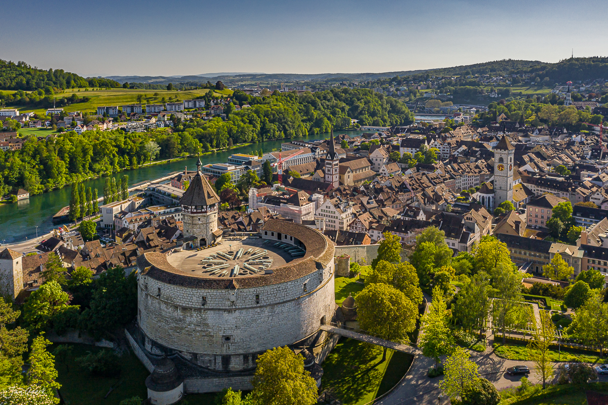 Schaffhausen Altstadt mit Munot Festung Rhein Luftaufnahme Frühling Ostschweiz Schweiz Jan Geerk Fotograf Basel