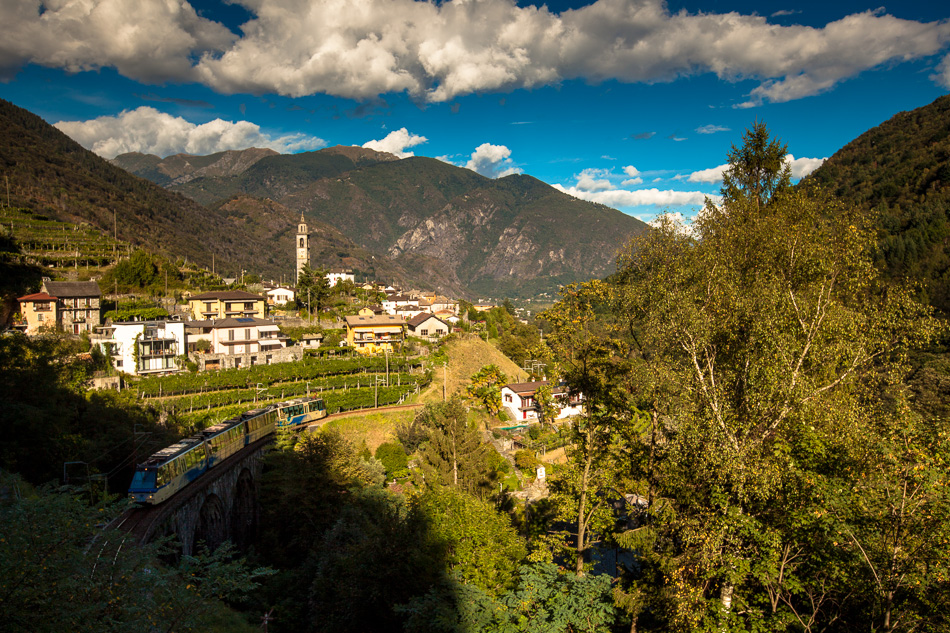 Bergdorf Bolle Centovalli Zug Alpensüdseite Sommer Tessin Schweiz Jan Geerk Fotograf