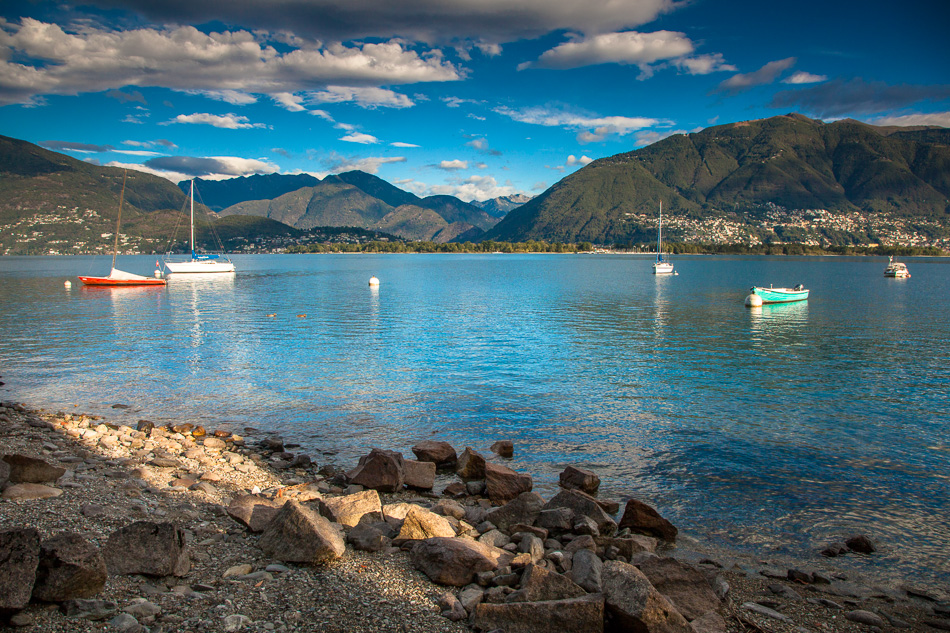 Segelboote Lago Maggiore Locarno Sommerlich Tessin Schweiz Jan Geerk Fotograf Basel