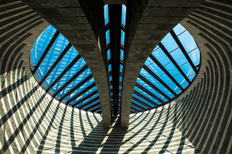 Brückenunterseite Maggiatal symmetrische Architektur Tessin Schweiz Jan Geerk Fotograf Basel