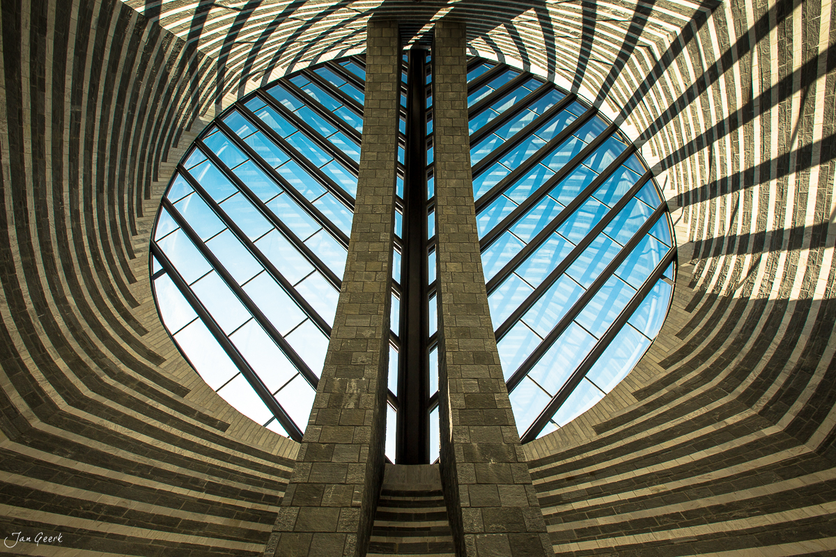 Architektonische Symmetrie Maggiatal Tessin Schweiz – Jan Geerk Fotograf Basel