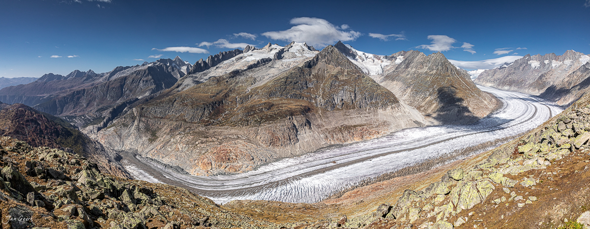 Aletschgletscher mit schneebedeckten Bergen, herbstliche Lichtstimmung, Wallis Schweiz – Jan Geerk Fotograf Basel