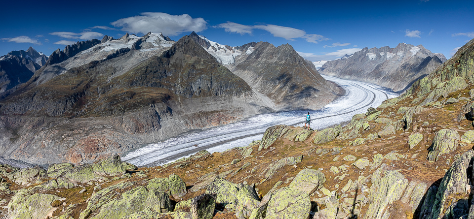 Aletschgletscher Herbst mit Wanderern auf Felsgelände, Wallis Schweiz – Jan Geerk Fotograf Basel