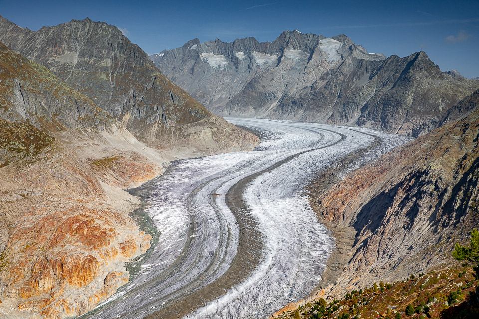 Aletschgletscher mit Gletscherzunge und umliegenden Berggipfeln im Herbst, Wallis Schweiz – Jan Geerk Fotograf Basel