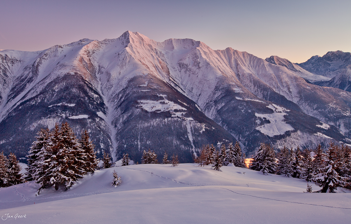 Schneebedeckte Berglandschaft Bettmeralp Sonnenaufgang Wallis Schweiz Jan Geerk Fotograf Basel