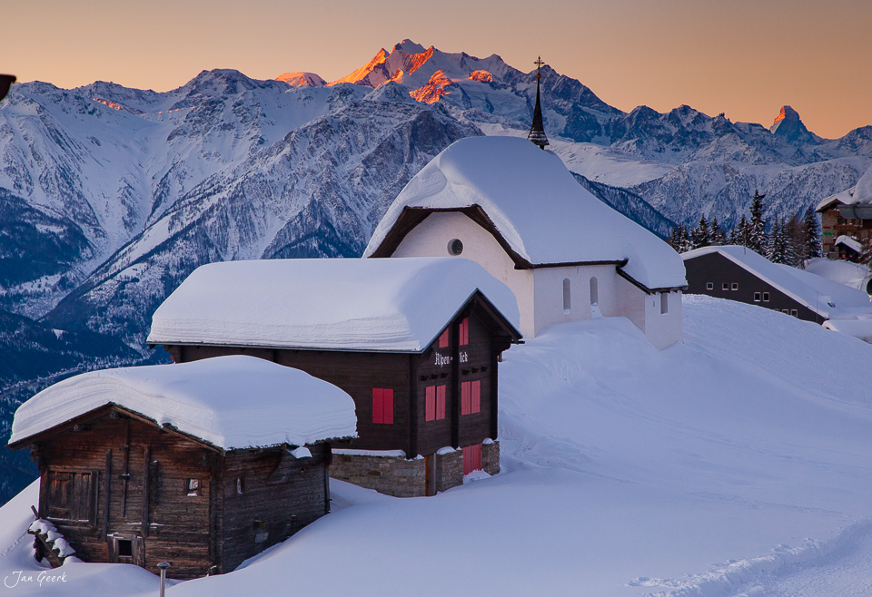 Bettmeralp Bergkirche Winter Schnee Alpendorf Valais Schweiz Jan Geerk Fotograf Basel