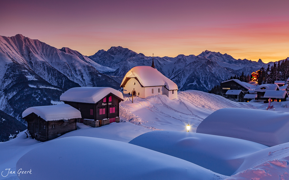 Bettmeralp Bergdorf Winterabend Sonnenuntergang Wallis Schweiz – Jan Geerk Fotograf Basel