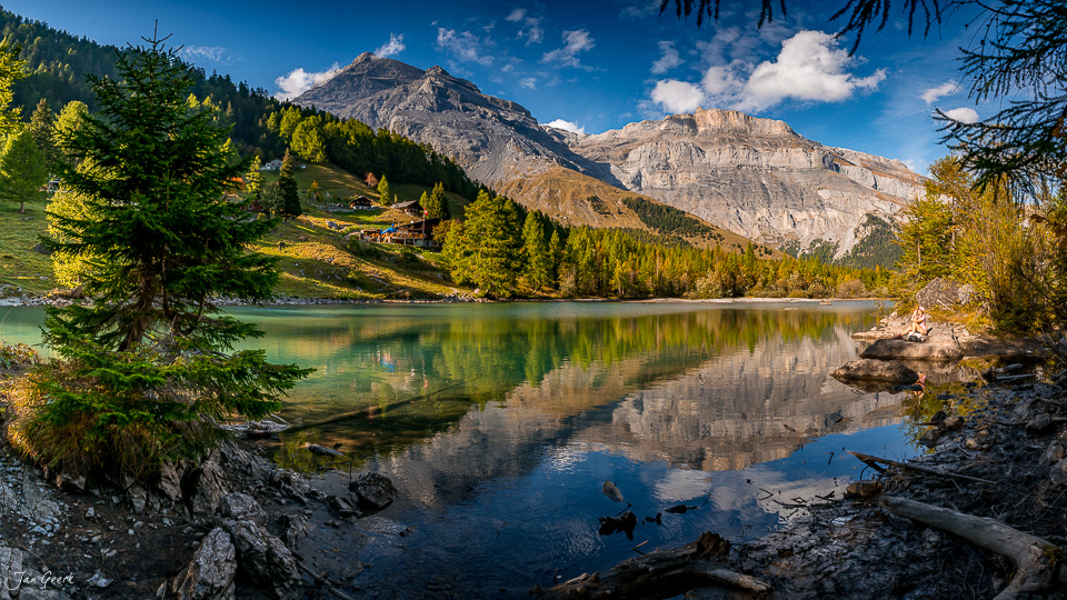 Alpensee mit Spiegelung, Herbst im Derborence, Wallis Schweiz – Jan Geerk Fotograf Basel