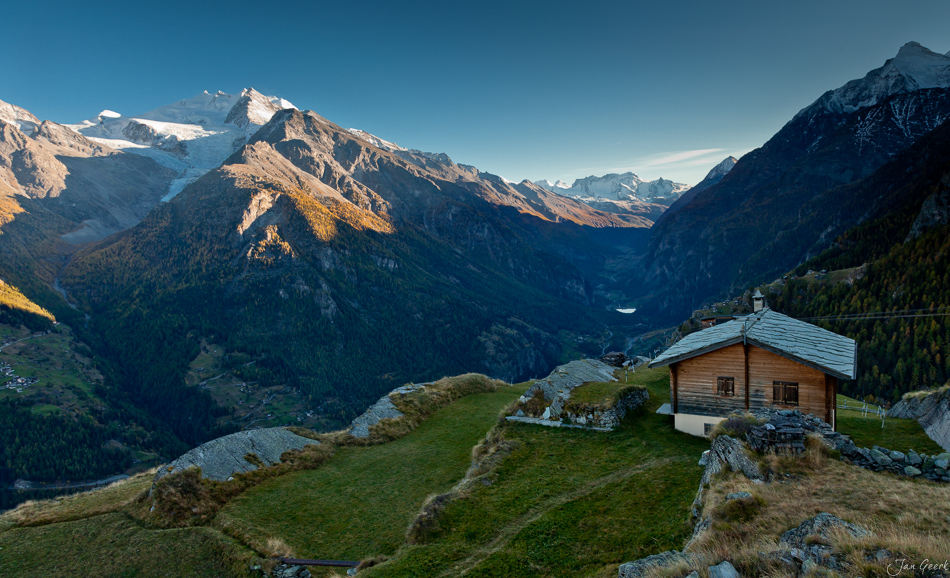 Bergalp Alphütte Grächen Sommermorgen Wallis Schweiz – Jan Geerk Fotograf Basel