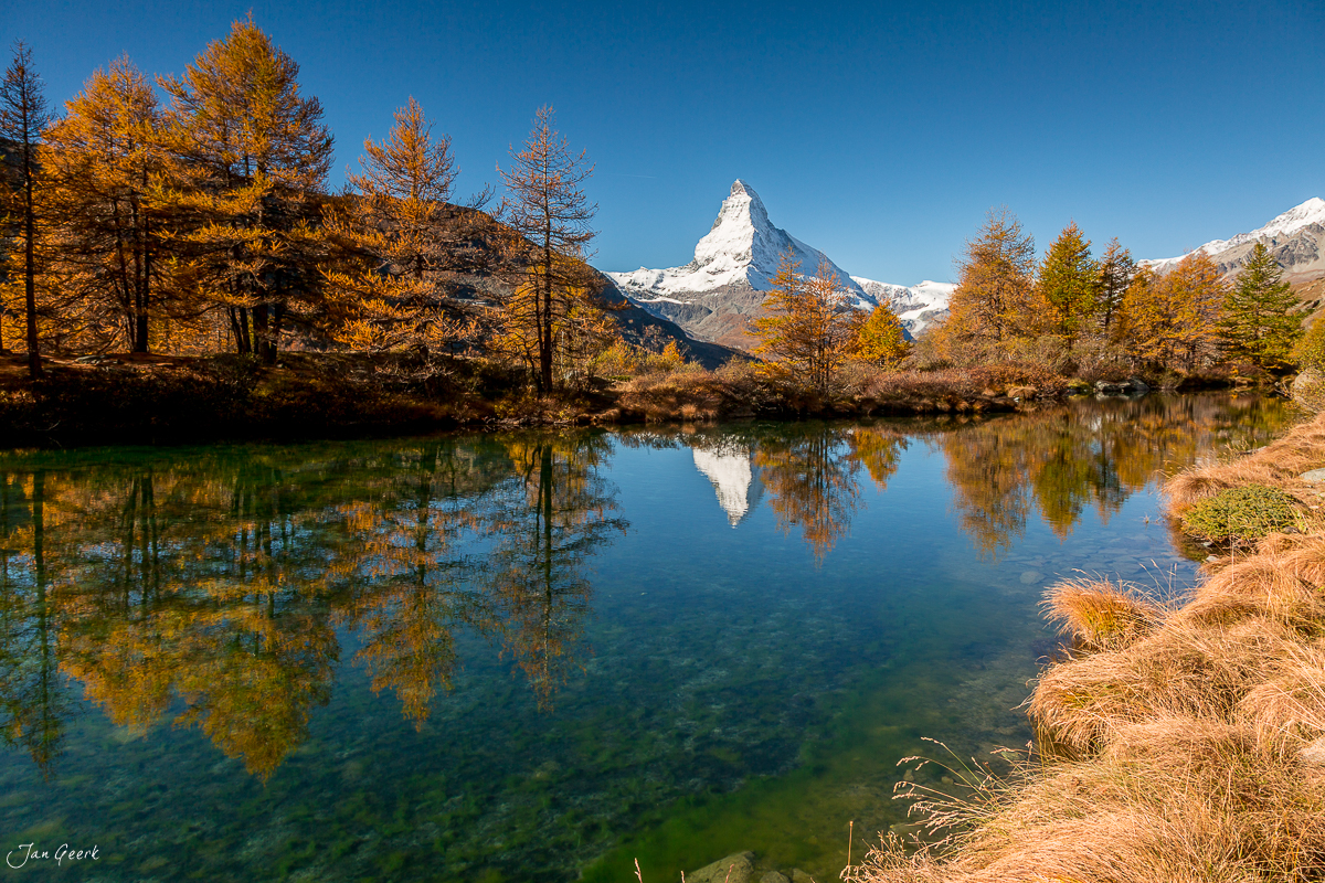Riffelsee mit Matterhorn Spiegelung Herbst Wallis Schweiz Jan Geerk Fotograf Basel