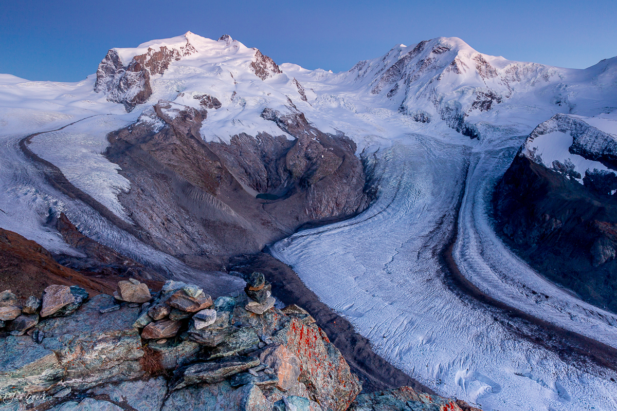 Gletscher und schneebedeckte Gipfel am Gornergrat im Winter, Wallis Schweiz – Jan Geerk Fotograf Basel