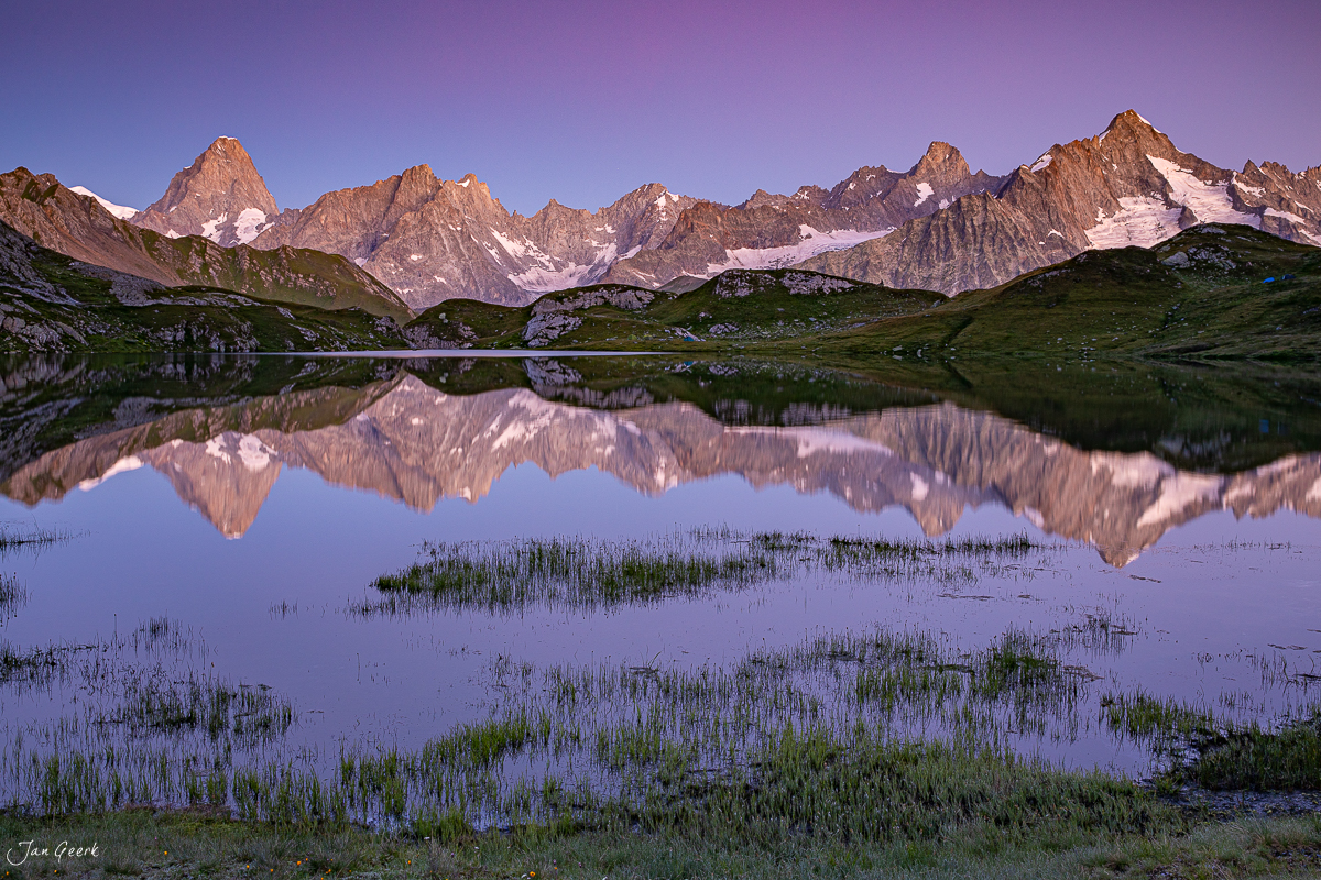 Lacs de Fenêtre Alpensee Spiegelung Blaue Stunde Wallis Schweiz – Jan Geerk Fotograf Basel