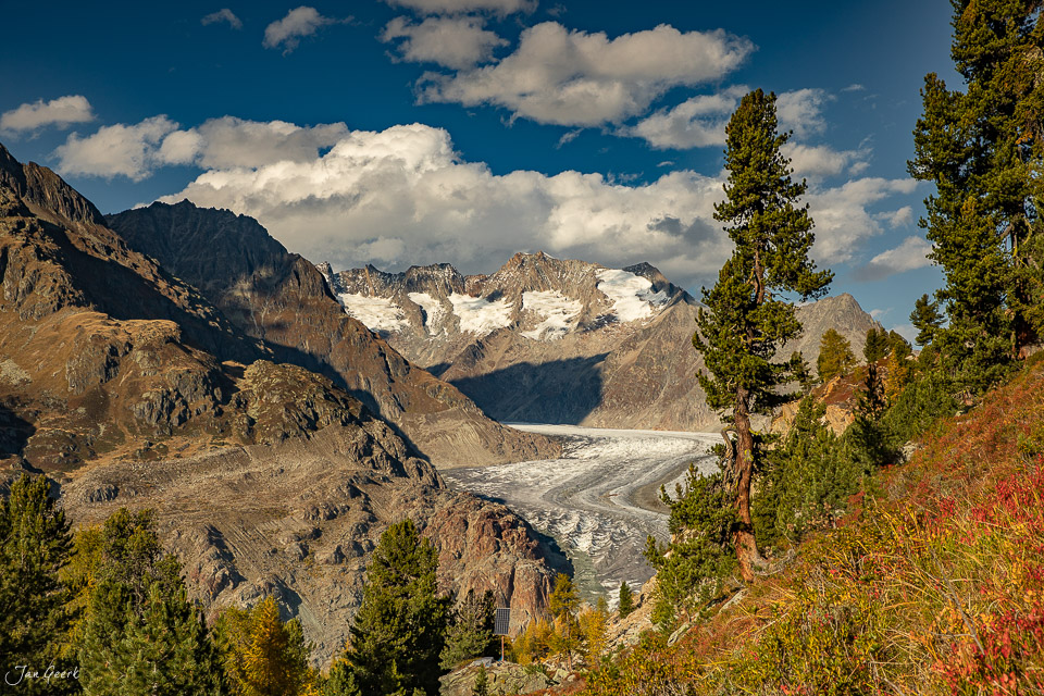 Aletschgletscher und schneebedeckte Berggipfel bei Riederalp im Herbst, Wallis Schweiz – Jan Geerk Fotograf Basel
