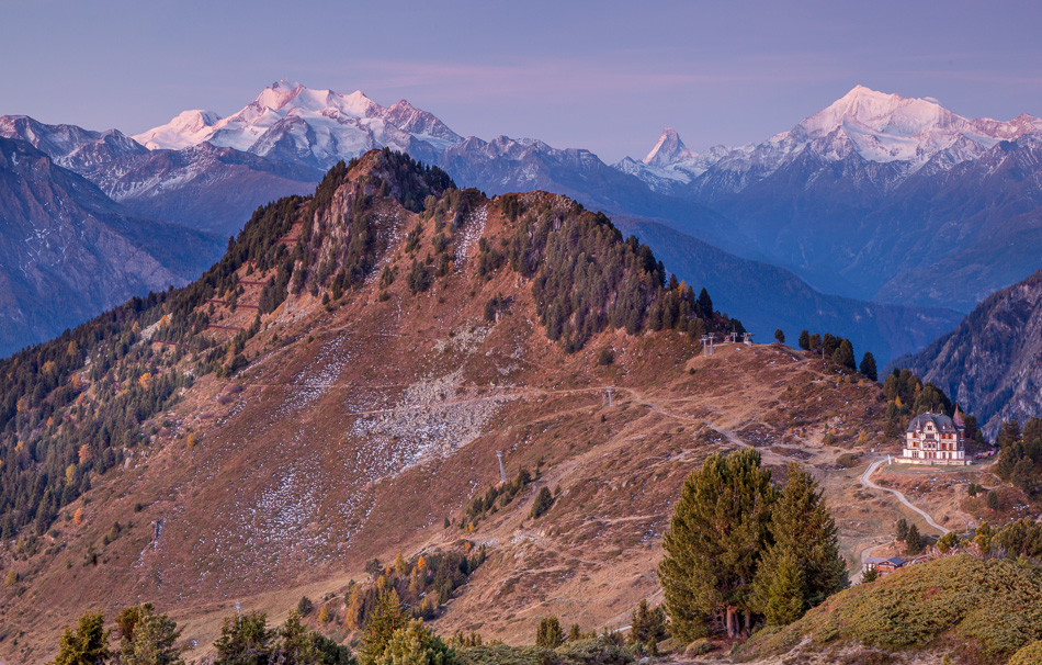Riederalp Berghotel Herbst Alpengipfel Wallis Schweiz Jan Geerk Fotograf Basel