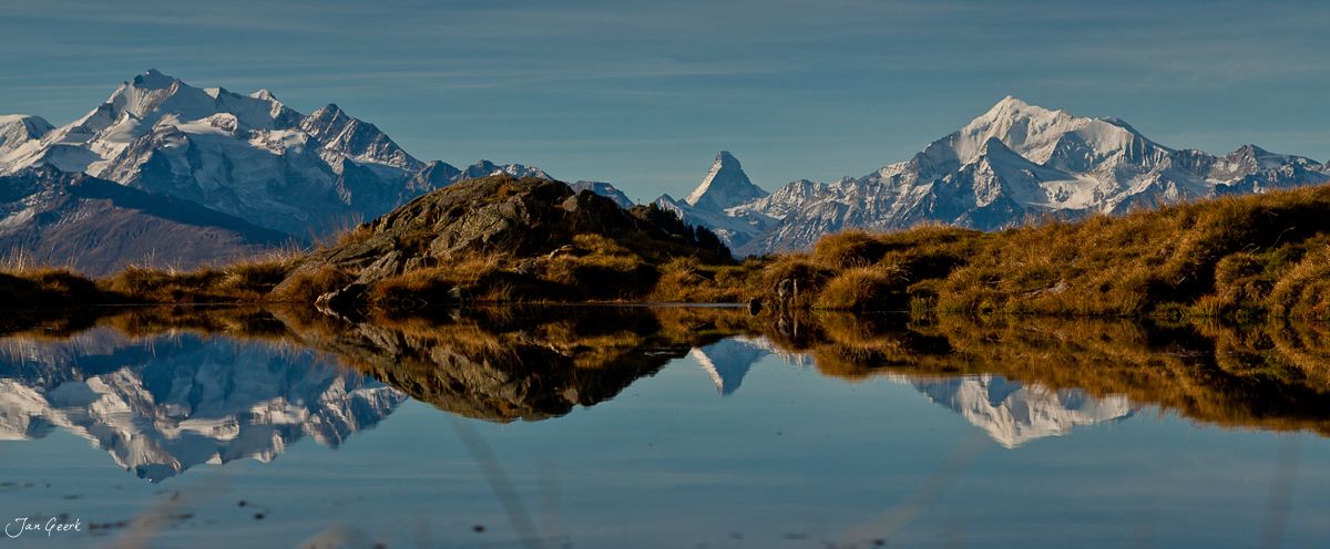 Bergsee Spiegelung Aletschgebiet Herbst Wallis Schweiz Jan Geerk Fotograf Basel
