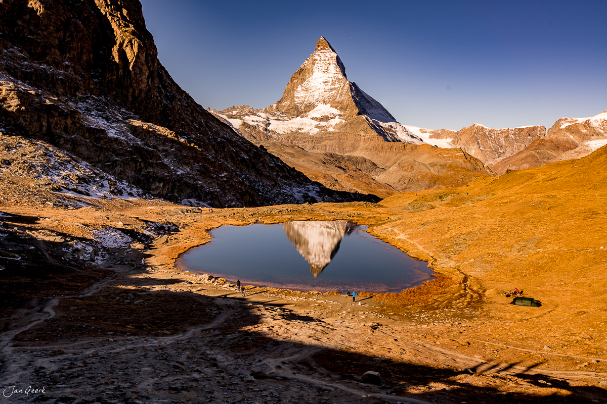 Matterhorn mit Riffelsee Spiegelung Herbst Wallis Schweiz Jan Geerk Fotograf Basel