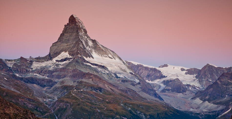 Matterhorn Schneebedeckter Gipfel Morgenlicht Wallis Schweiz Jan Geerk Fotograf Basel